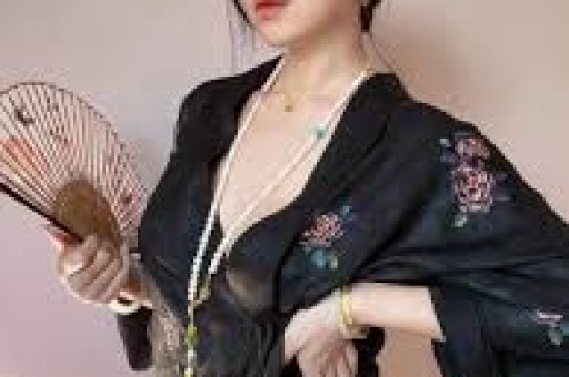 刘诗诗越南河内40度高温下“脸红”上热搜！网友：求同款腮红