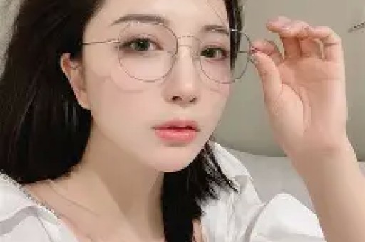 网红司晓迪凌晨爆料18张图后道歉Poka晒聊天记录反击真相何在？